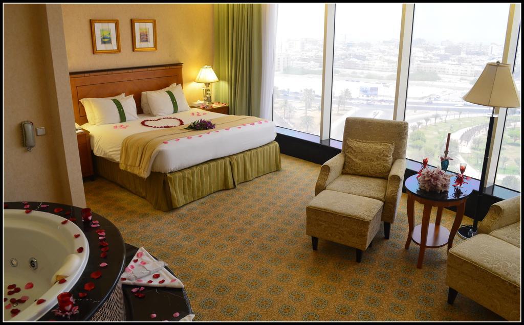 Eastyard Khobar Hotel - Formerly Ramada By Wyndham Khobar Dış mekan fotoğraf
